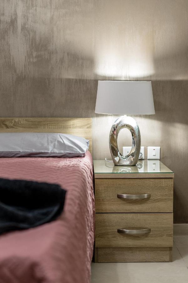 Brand New 3Br Apartment Close To All Amenities Сент-Полс-Бей Экстерьер фото