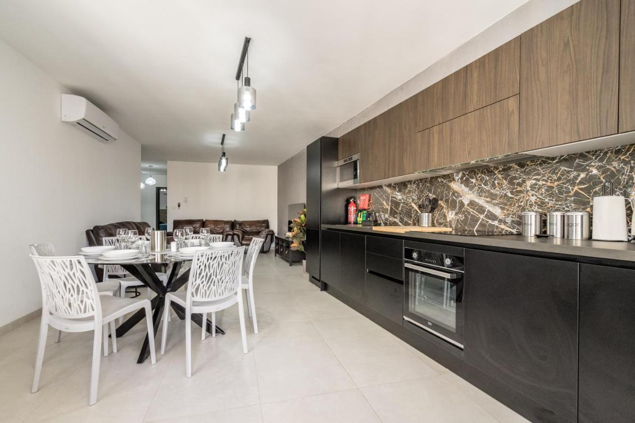 Brand New 3Br Apartment Close To All Amenities Сент-Полс-Бей Экстерьер фото